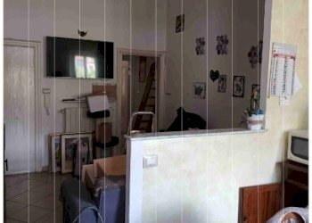 4.jpg - Appartamento Via Roma 31, Isola del Cantone - foto 3