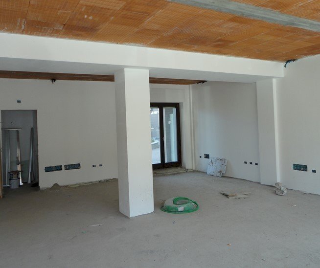 2.jpg - Locale Commerciale Via Antonio Carle snc, Cuneo - foto 2