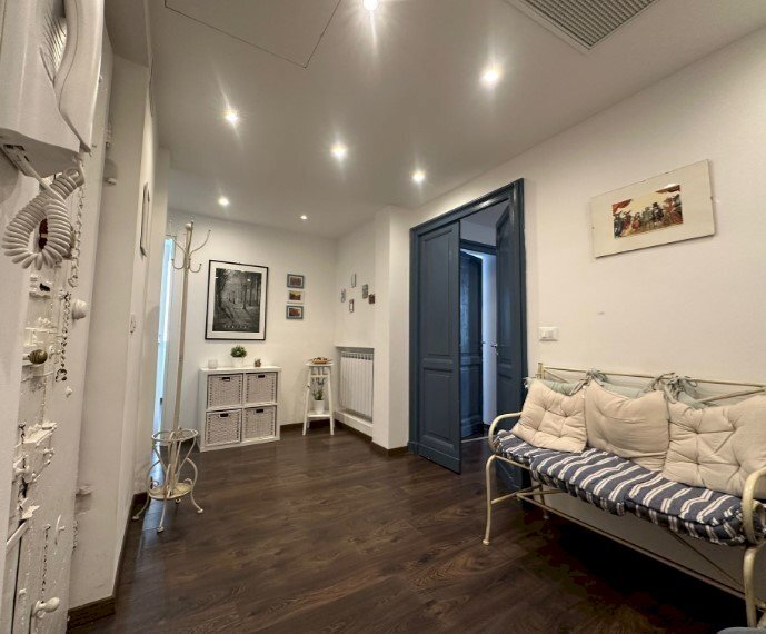 c.jpg - Appartamento Piazza Gaetano Alimonda 3, Genova - foto 2