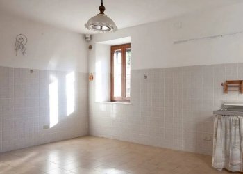 4.jpg - Casa indipendente Via Nocera Umbra, Nocera Umbra - foto 2