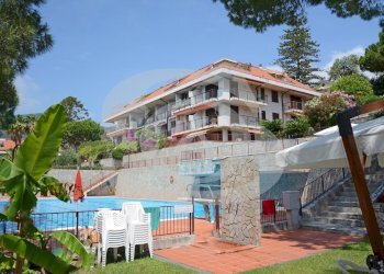 Piscina2.jpg - Monolocale Viale dei Pepi 13, Ospedaletti - foto 26