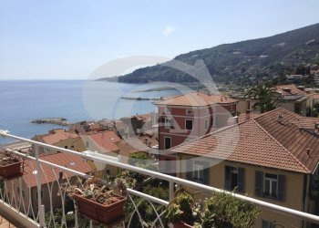 AppartamentobilocalelocazioneOspedaletti.jpg - Quadrilocale Corso Regina Margherita 39, Ospedaletti - foto 2