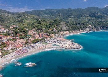 cinque-terre-monterosso-aerial-view-drone.jpg - Bed & Breakfast Via Padre Semeria 9, Monterosso al Mare - foto 1