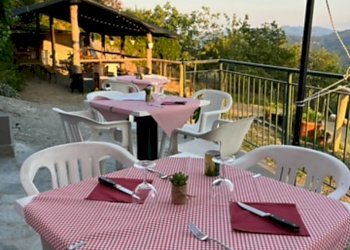 WhatsApp Image 2025-02-07 at 17.40.32 (1).jpeg - Hotel - Accommodation facility Via Giacomo Leopardi 10, Carro - photo 2