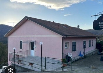 WhatsApp Image 2025-02-07 at 17.40.34 (2).jpeg - Hotel - Accommodation facility Via Giacomo Leopardi 10, Carro - photo 12