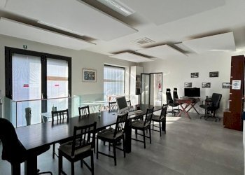 2. entrata.jpg - Locale Commerciale Via Nazionale 187, Sestri Levante - foto 2