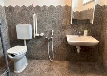 4. bagno disabili.jpeg - Locale Commerciale Via Nazionale 187, Sestri Levante - foto 5