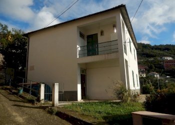 DSCN2853.JPG - Quadrilocale Via Carotole 26, Castiglione Chiavarese - foto 5