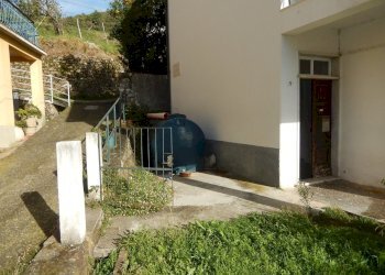 DSCN2855.JPG - Quadrilocale Via Carotole 26, Castiglione Chiavarese - foto 7