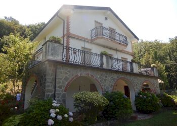 DSCN4213.JPG - Villa Varese Ligure - foto 2