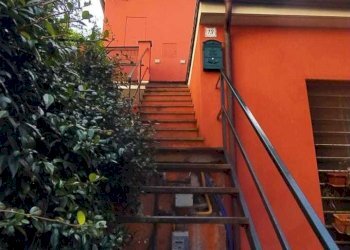 Scala ingresso esterna.jpg - Quadrilocale Lavagna - foto 6