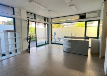 IMG_2745.jpg - Locale Commerciale Via Montegrappa 85, Massa - foto 3