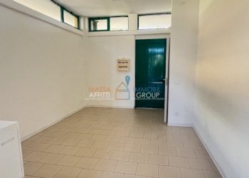 IMG_2747.jpg - Locale Commerciale Via Montegrappa 85, Massa - foto 5