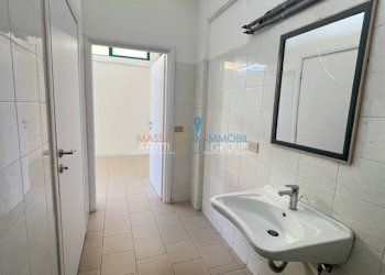 IMG_2751.jpg - Locale Commerciale Via Montegrappa 85, Massa - foto 9