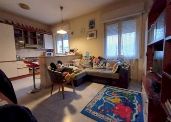 7.jpg - Quadrilocale Viale Eugenio Chiesa 15, Massa - foto 2