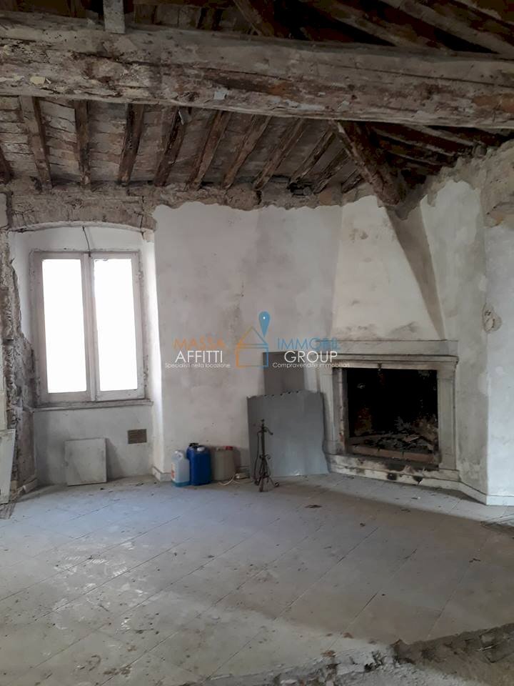 30729378_10211226829323680_4336806380611567616_n.j - Semi-detached house Via Capitano Bruno Conti 8/A, Carrara - photo 1
