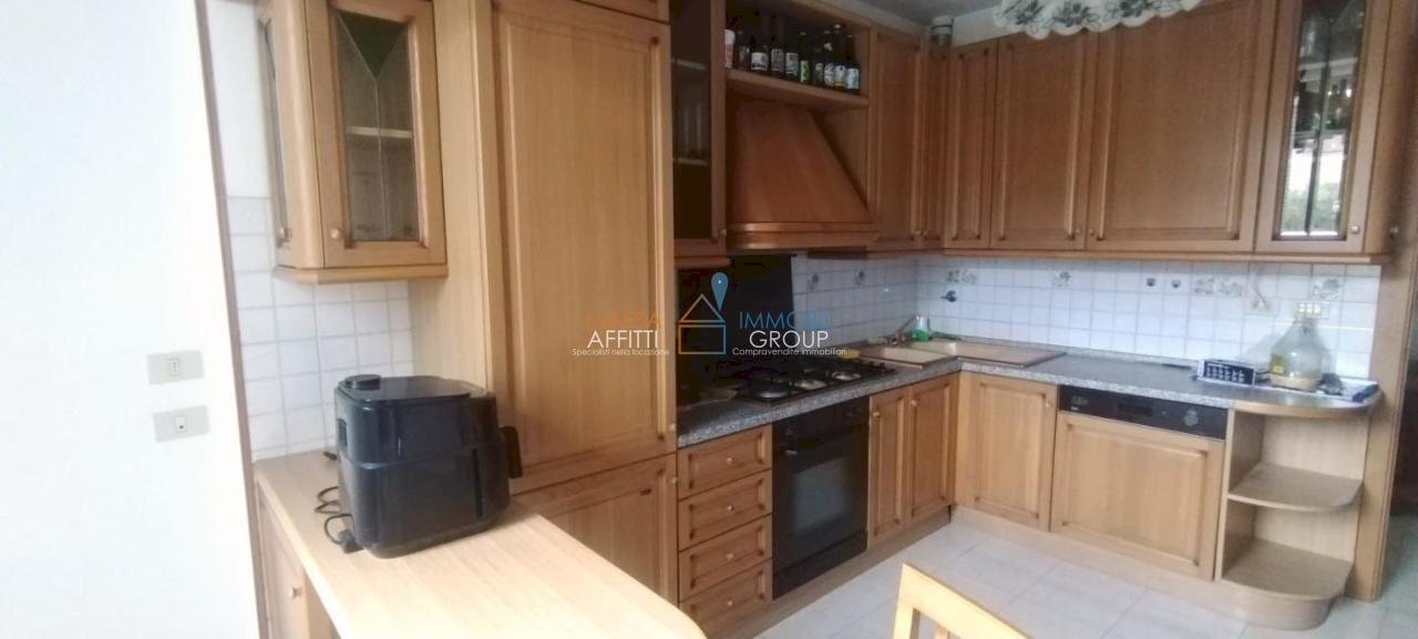 3.jpg - Appartamento Via Poggioletto 21, Massa - foto 1