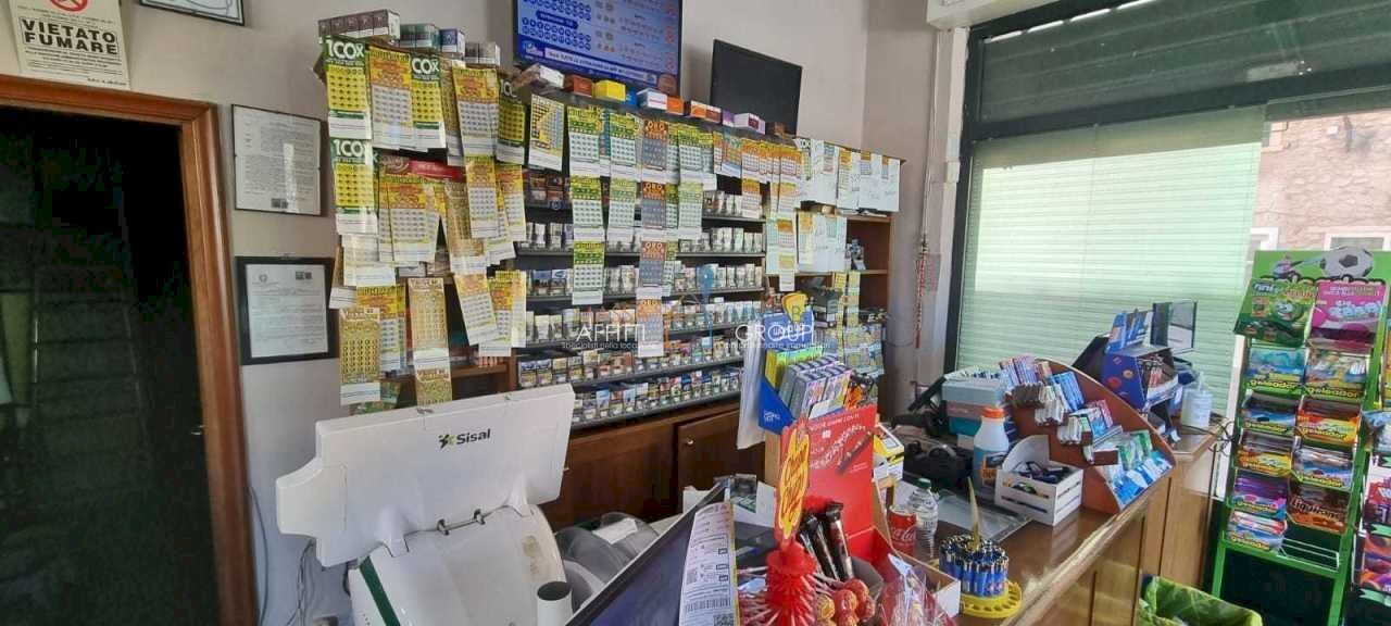 5.jpg - Tobacco shop Via XXIV Maggio 3, Carrara - photo 1