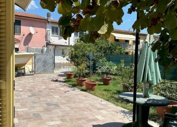 WhatsApp Image 2025-08-11 at 13.16.16 (1).jpeg - Trilocale Via Capitano Michele Fiorillo 15A, Carrara - foto 4