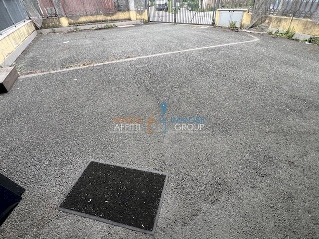 IMG_1377.jpg - Locale Commerciale Via del Papino 15, Massa - foto 2