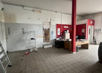 IMG_1386.jpg - Locale Commerciale Via del Papino 15, Massa - foto 10