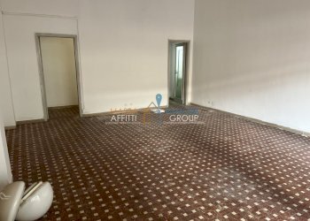 IMG_3844.JPG - Locale Commerciale Via G. B. Giorgini 3, Massa - foto 1