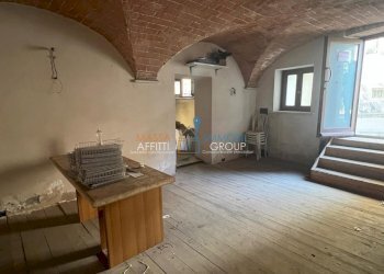 WhatsApp Image 2025-03-31 at 17.00.45 (1).jpeg - Magazzino Via Gino Menconi 23BIS, Carrara - foto 3