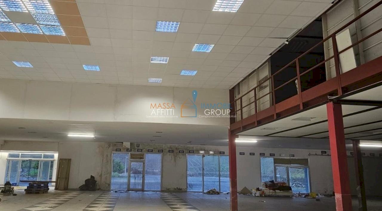 9.jpg - Locale Commerciale Strada Statale 330 di Buonviaggio 19, Vezzano Ligure - foto 1