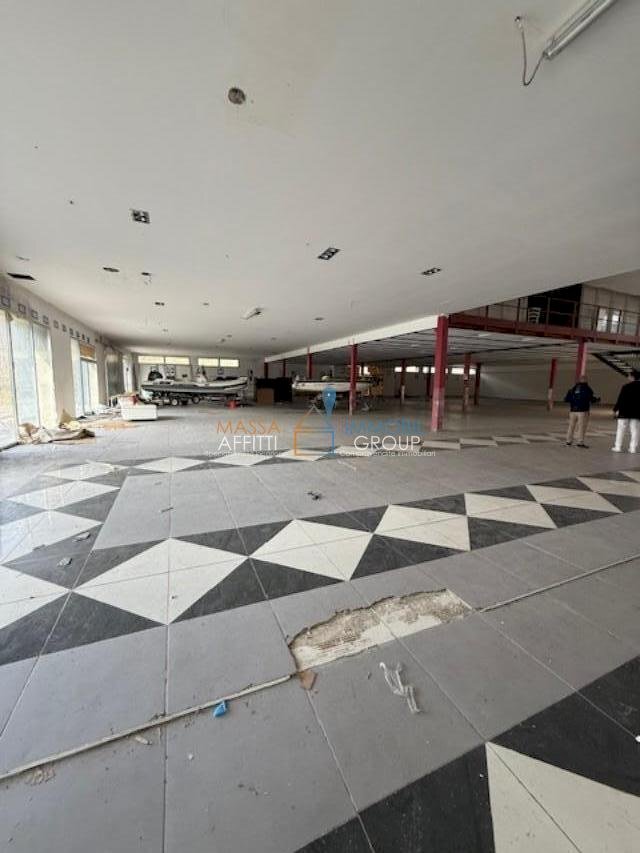 1.jpg - Locale Commerciale Strada Statale 330 di Buonviaggio 19, Vezzano Ligure - foto 2