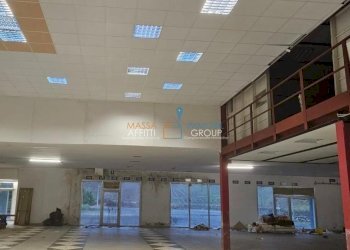 9.jpg - Locale Commerciale Strada Statale 330 di Buonviaggio 19, Vezzano Ligure - foto 1