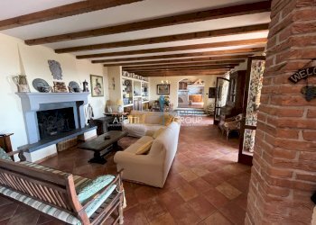 IMG_3666.JPG - Villa Via San Lorenzo 70, Massa - foto 2