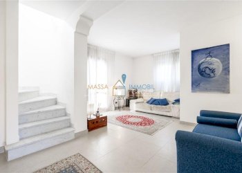1.jpg - Porzione di casa Viale Marina 114, Montignoso - foto 2