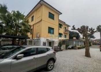 3.jpg - Villa Via Paolo Ferrari 37, Massa - foto 1