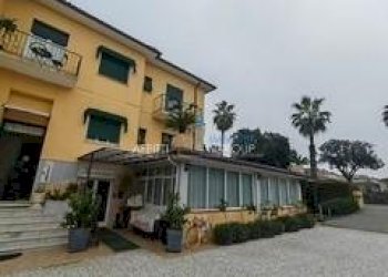 1.jpg - Villa Via Paolo Ferrari 37, Massa - foto 2