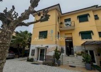 2.jpg - Villa Via Paolo Ferrari 37, Massa - foto 3