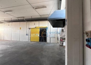 17.jpg - Locale Commerciale Via Frassina 65, Massa - foto 15