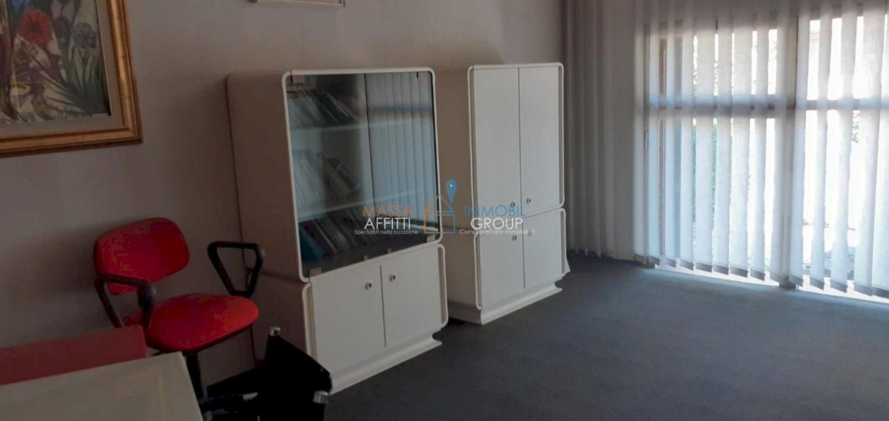 1215025-ssejb32rm.jpg - Commercial Premises Via Giuseppe Pietri 14, Massa - photo 1