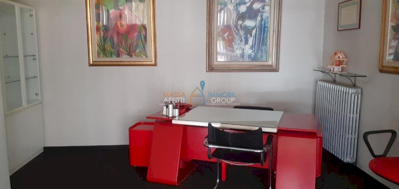 1215025-ue39r.jpg - Commercial Premises Via Giuseppe Pietri 14, Massa - photo 3