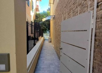 WhatsApp Image 2024-12-27 at 12.19.15 (1).jpeg - Trilocale Via Alessandro Manzoni 11, Alassio - foto 2