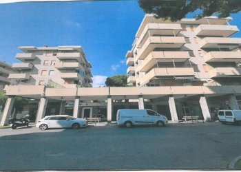 Negozio.jpg - Commercial Premises via clavesana, Andora - photo 1