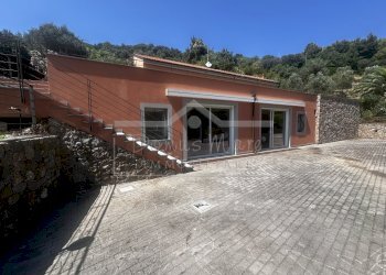 IMG_6336.JPG - Villa Via Laiolo 50, Spotorno - foto 5