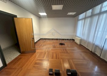 IMG_2912.JPG - Office via bartolomeo guidobono  137 r, Savona - photo 2