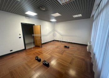 IMG_2909.JPG - Office via bartolomeo guidobono  137 r, Savona - photo 4