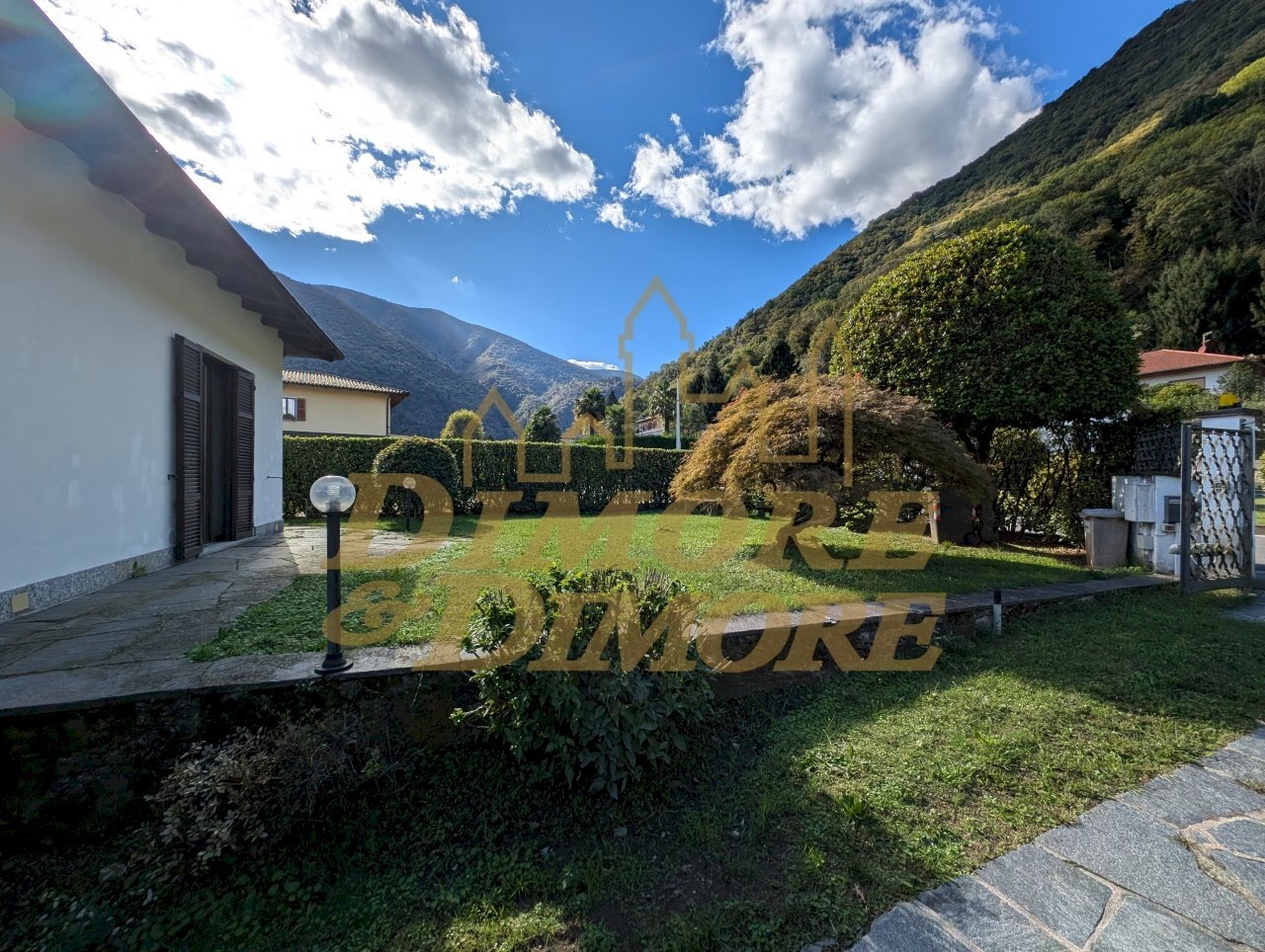 Giardino anteriore.jpg - Villa Via alla Piana 84, Cannobio - foto 3