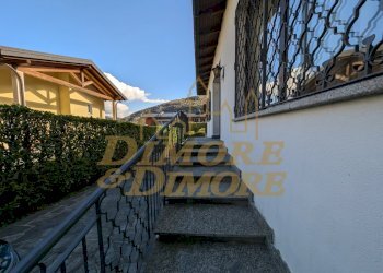 Gradini entrata principale casa.jpg - Villa Via alla Piana 84, Cannobio - foto 10