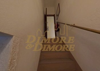 Scala accesso cantine e garage.JPG - Villa Via alla Piana 84, Cannobio - foto 24