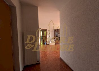 Disimpegno ingresso.JPG - Villa Via Piemonte 29, Arizzano - photo 10