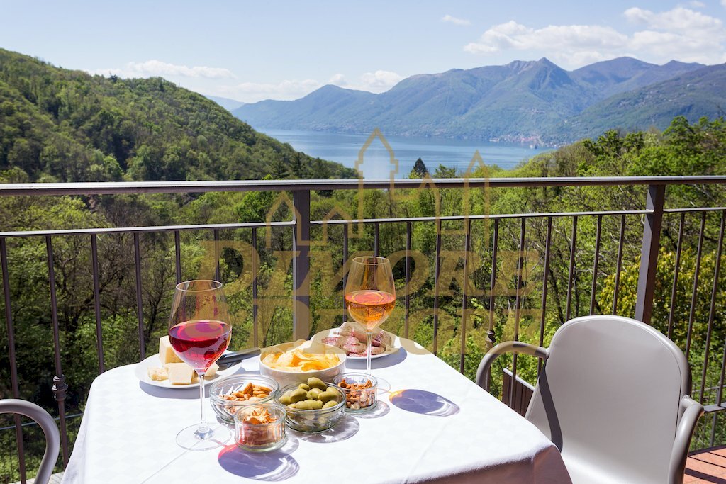 Villa Sereni aperitivo time.jpg - Villa a Schiera Località Sant'Orsola 2, Dumenza - foto 2