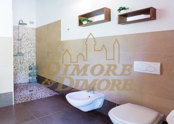 Villa Sereni ensuite bathroom.jpg - Villa a Schiera Località Sant'Orsola 2, Dumenza - foto 12