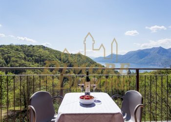 Villa Caruso master balcony.jpg - Villa a Schiera Località Sant'Orsola 2, Dumenza - foto 18